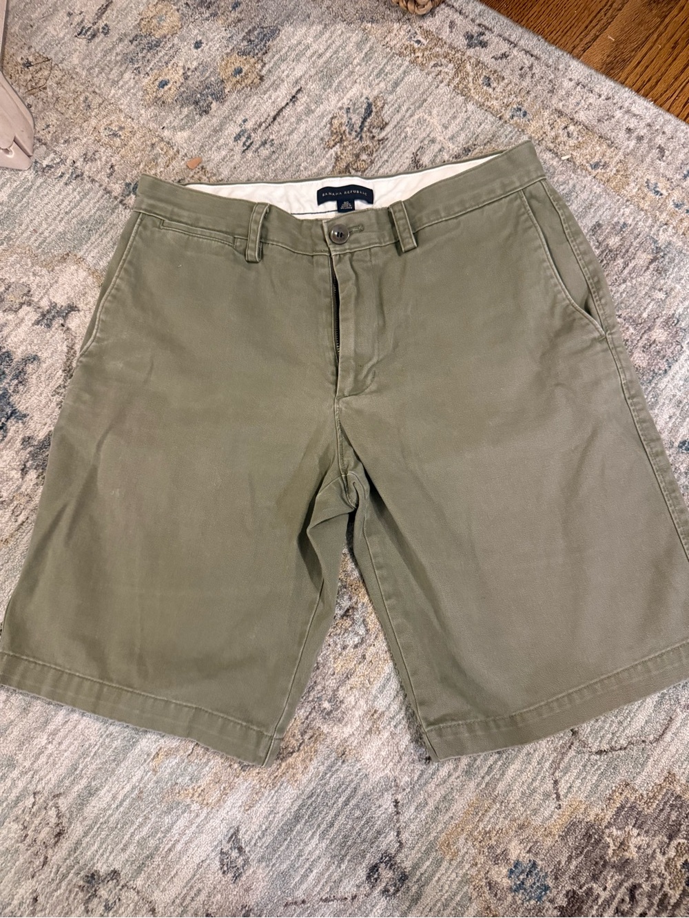Men’s Banana Republic Olive Chino Shorts